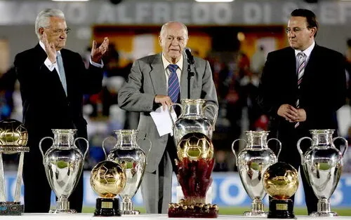 Những danh hiệu và kỷ lục cá nhân cao quý